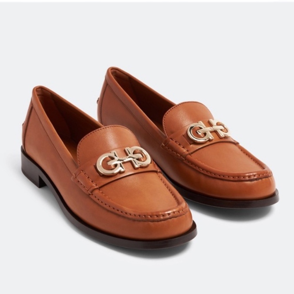 Salvatore Ferragamo Tan Rolo Moccasin Reversible Buckle Size 6